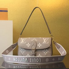 루이비통 다이앤 바이컬러 앙프렝뜨 크렘 M46583-2575