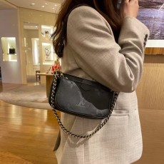 루이비통 멀티 포쉐트 악세수아 블랙 M80399-2580