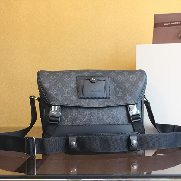 루이비통 모노그램 이클립스 보야제 PM 크로스백 M40511-2594