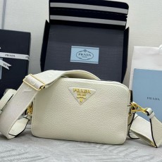 프라다 삼각로고 스트랩 레더 숄더백 1BH082-2868