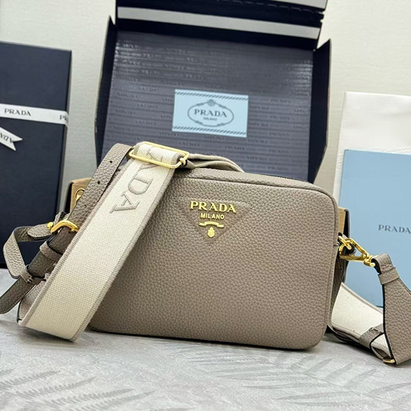 프라다 삼각로고 스트랩 레더 숄더백 1BH082-2869