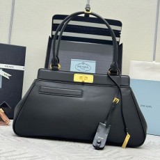 프라다 미디엄 레더 토트 백 1BG569-2887