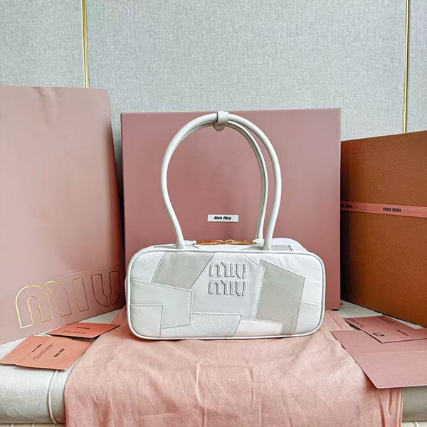 미우미우 가죽 보 백 5BB147-2997
