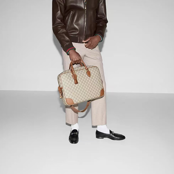 구찌 중형 GG 엠블럼 가방 ‎821149-3203