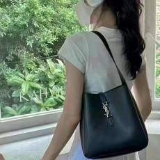 생로랑 Le 5 A 7 서플 스몰 호보백713938-3427