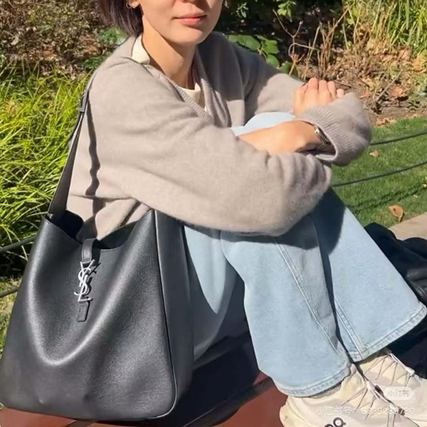 생로랑 Le 5 A 7 서플 미디엄 호보백753837-3428