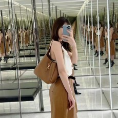 생로랑 Le 5 A 7 서플 스몰 호보백713938-3436