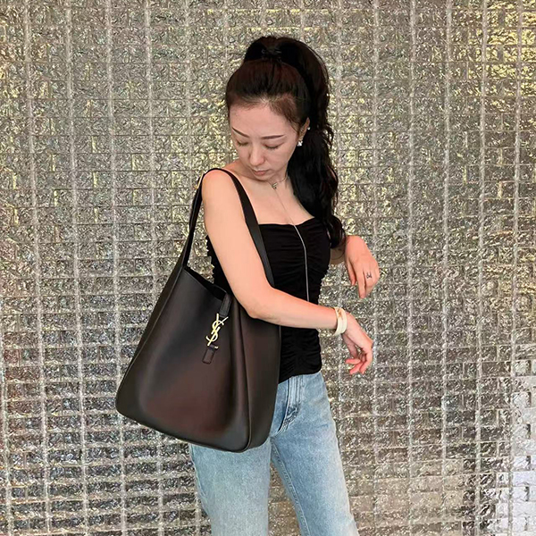 생로랑 Le 5 A 7 서플 미디엄 호보백753837-3443