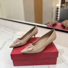 발렌티노 V로고 슬링백 힐 펌프스-3770