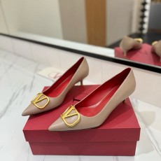 발렌티노 V로고 슬링백 힐 펌프스-3774