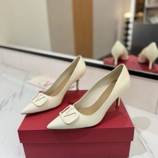 발렌티노 V로고 슬링백 힐 펌프스-3776