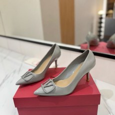 발렌티노 V로고 슬링백 힐 펌프스-3777