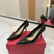 발렌티노 V로고 슬링백 힐 펌프스-3778