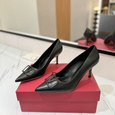 발렌티노 V로고 슬링백 힐 펌프스-3780