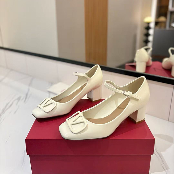 발렌티노 V로고 슬링백 힐 펌프스-3786