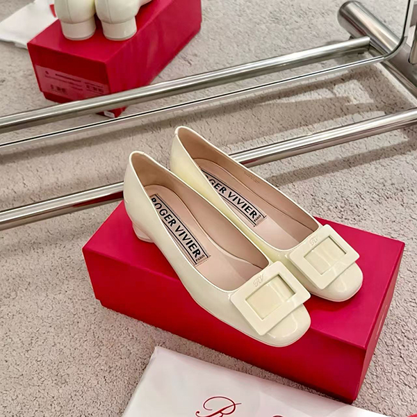 로저비비에 미들힐 여성구두 (굽높이4.5cm)-3825