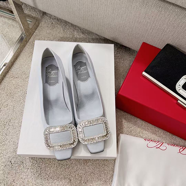 로저비비에 미들힐 여성구두 (굽높이4.5cm)-3876