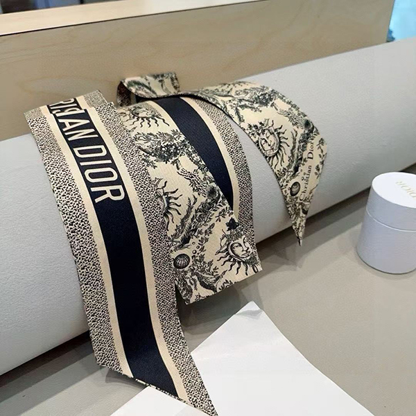 디올 신상 트윌리-4421